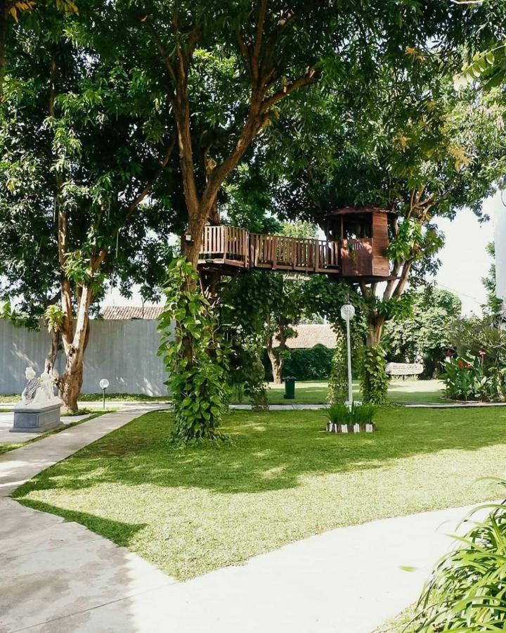 Metland Hotel Cirebon Εξωτερικό φωτογραφία