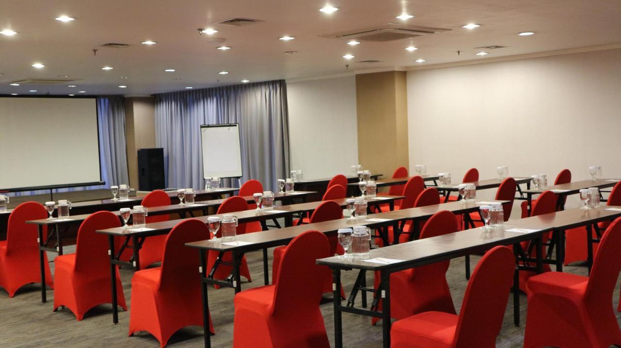 Metland Hotel Cirebon Εξωτερικό φωτογραφία