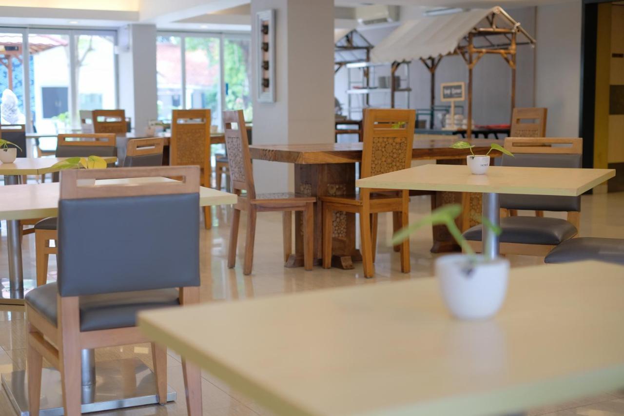 Metland Hotel Cirebon Εξωτερικό φωτογραφία