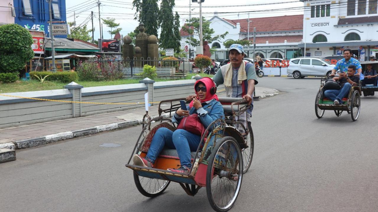Metland Hotel Cirebon Εξωτερικό φωτογραφία
