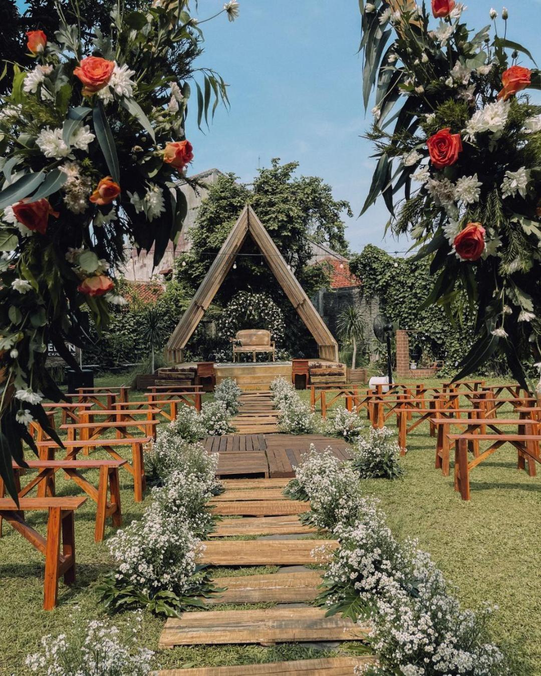 Metland Hotel Cirebon Εξωτερικό φωτογραφία