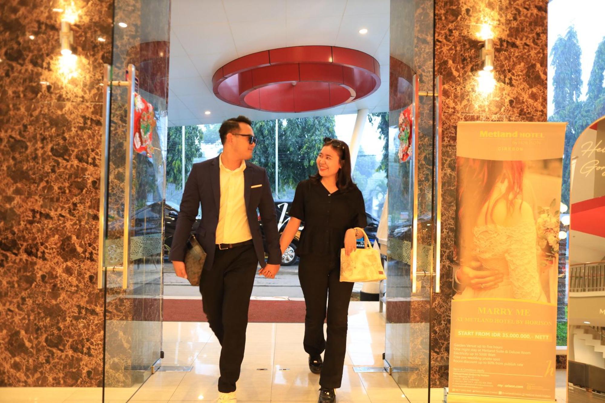 Metland Hotel Cirebon Εξωτερικό φωτογραφία