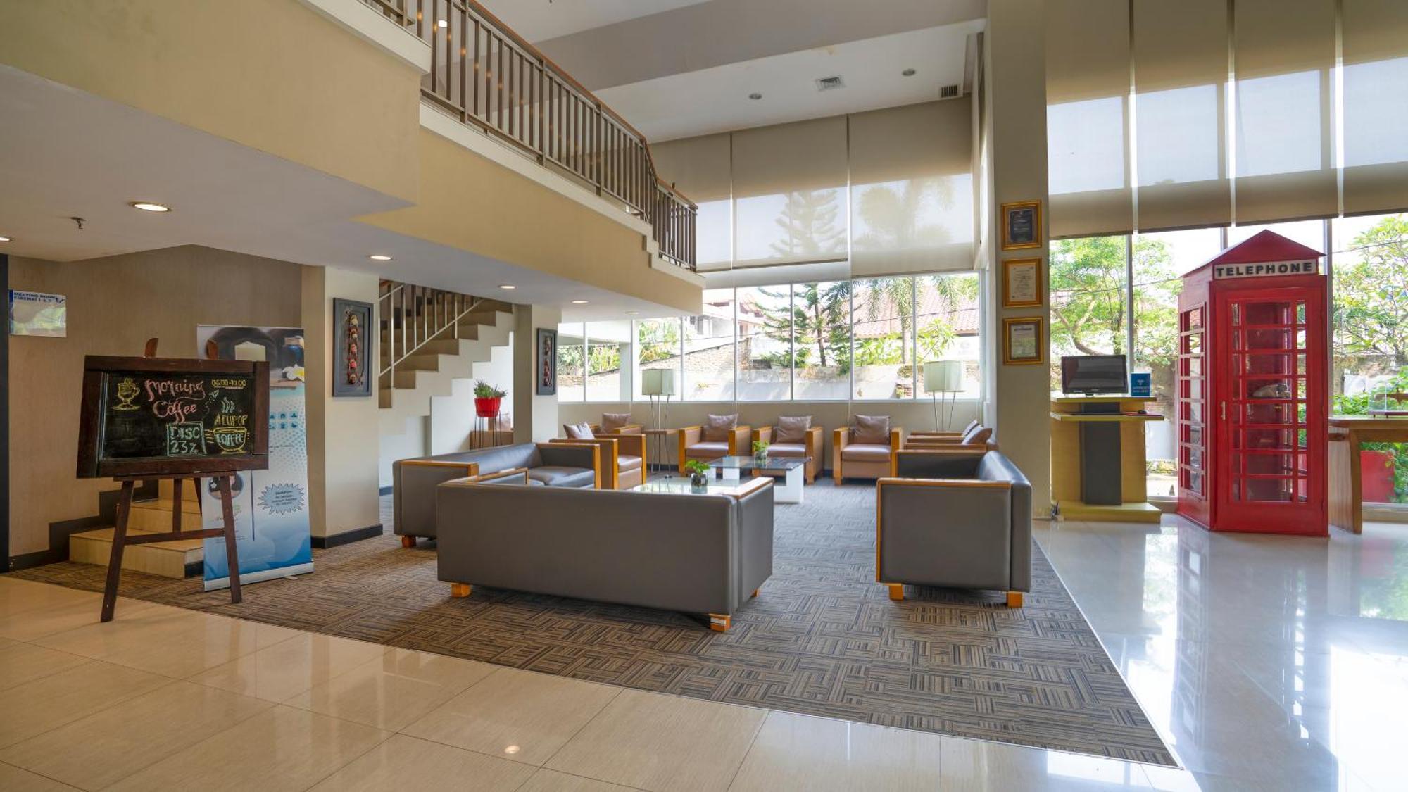 Metland Hotel Cirebon Εξωτερικό φωτογραφία
