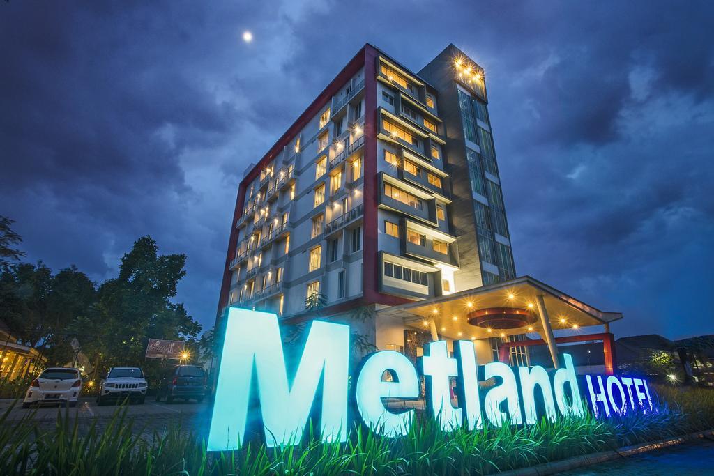 Metland Hotel Cirebon Εξωτερικό φωτογραφία